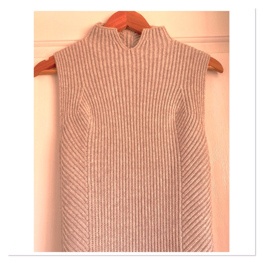 Country Road Grey Sleeveless Knit Tunic - Picture 4 of 6